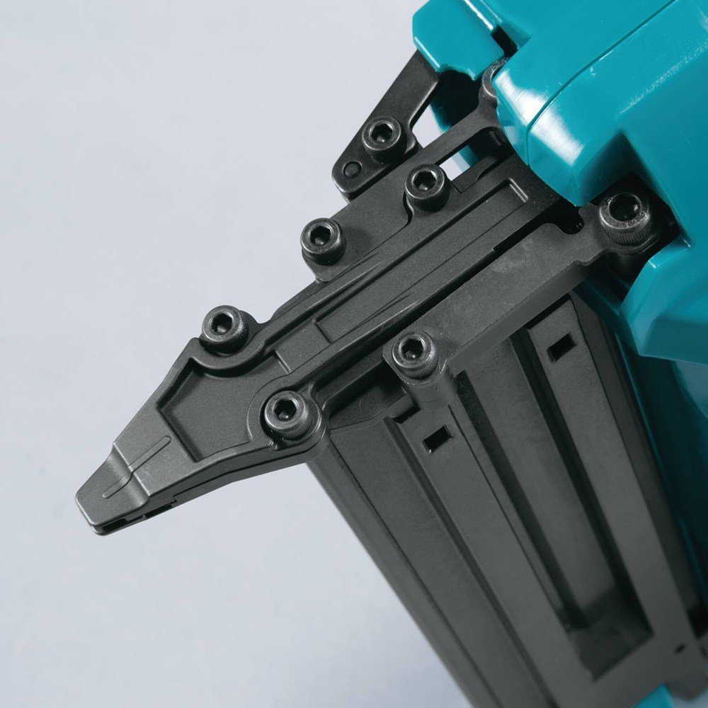 Makita 18-Volt LXT Lithium-Ion 18-Gauge Cordless Brad Nailer (3)