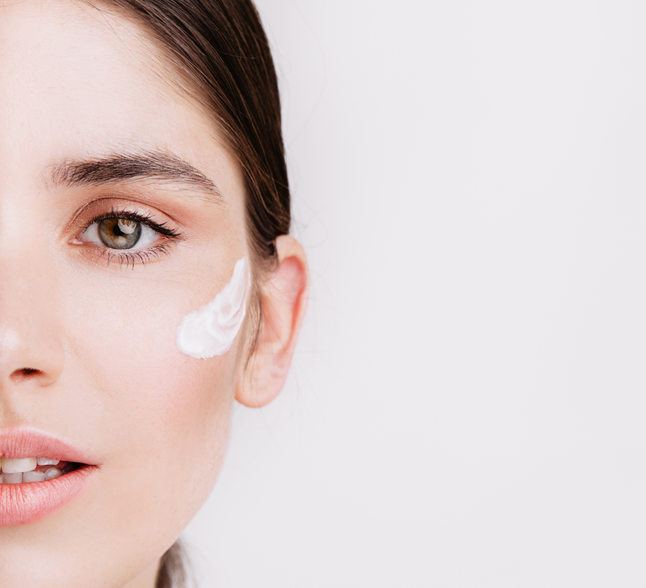 no-make-up-filters-photo-half-face-healthy-green-eyed-woman-with-cream-skin
