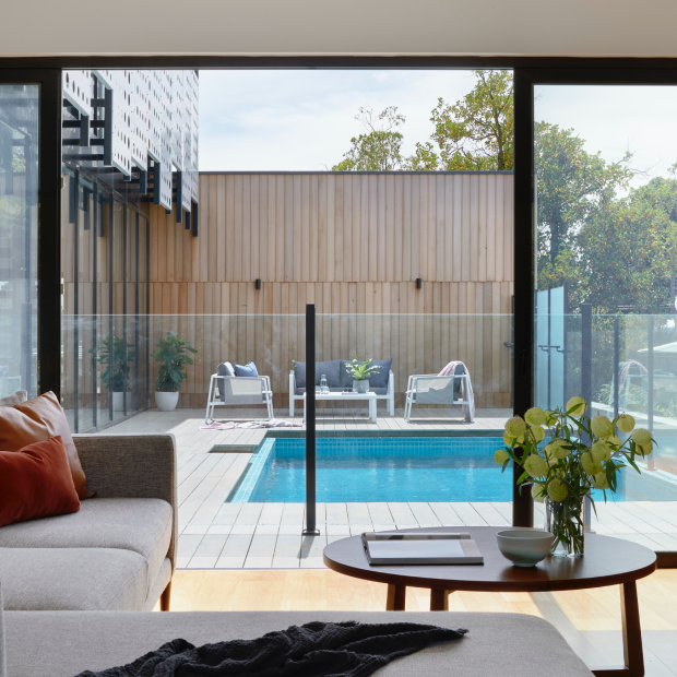 Apartment with pool