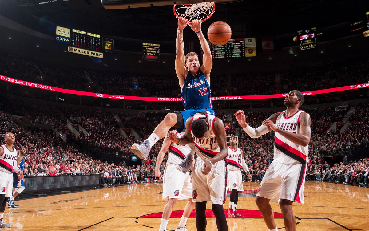 PORTLAND, OR - DECEMBER 26: Blake Griffin #32 of the Los Angeles Clippers dunks the ball against the Portland Trail Blazers on December 26, 2013 at the Moda Center Arena in Portland, Oregon. NOTE TO USER: User expressly acknowledges and agrees that, by downloading and or using this photograph, user is consenting to the terms and conditions of the Getty Images License Agreement. Mandatory Copyright Notice: Copyright 2013 NBAE (Photo by Sam Forencich/NBAE via Getty Images)